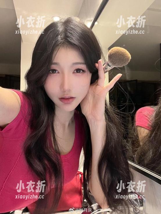如月灰 只敢在梦中追寻的宝多六花B原图全集—如月灰为你带来的视觉盛宴!.txt