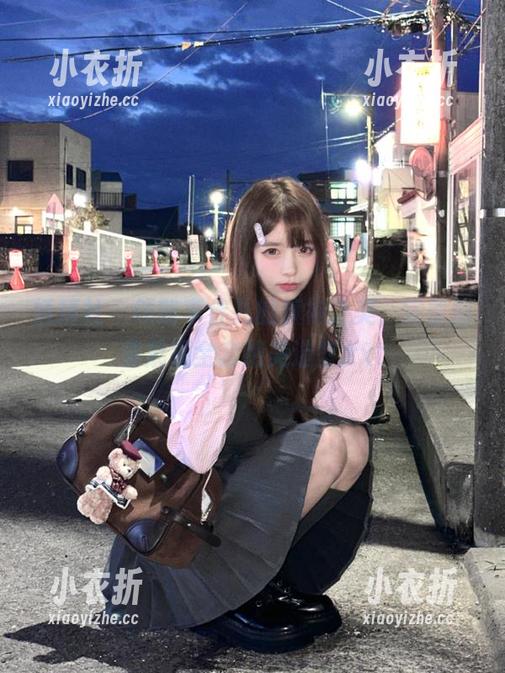 妖精社 - 领略李佳儿的旗袍之美，完整图集展现全套绝美造型.txt