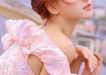 学妹加速跑 – 精选姗姗女友高清写真作品集：探索生活中的每一份感动.txt