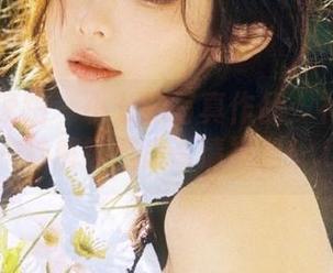 学妹加速跑 – 小七的写真作品：礼服系列，一秒解锁网盘高清福利！.txt