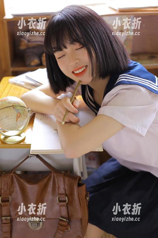 微密圈 - 小u优优子高清写真套图，女孩的温柔与坚强在每一张照片中闪耀！.txt