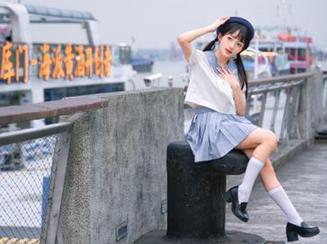 少女秩序 – 一起感受小鱼的丝袜魅力，独特写真套图让你大开眼界！.txt