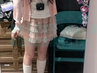 尤果网 – 凌希儿御姐写真图包，浪漫合集展现她的独特风范.txt