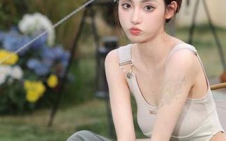 尤果网 – 私房小琪的黑丝作品，让你感受到艺术与诱惑的完美结合！.txt
