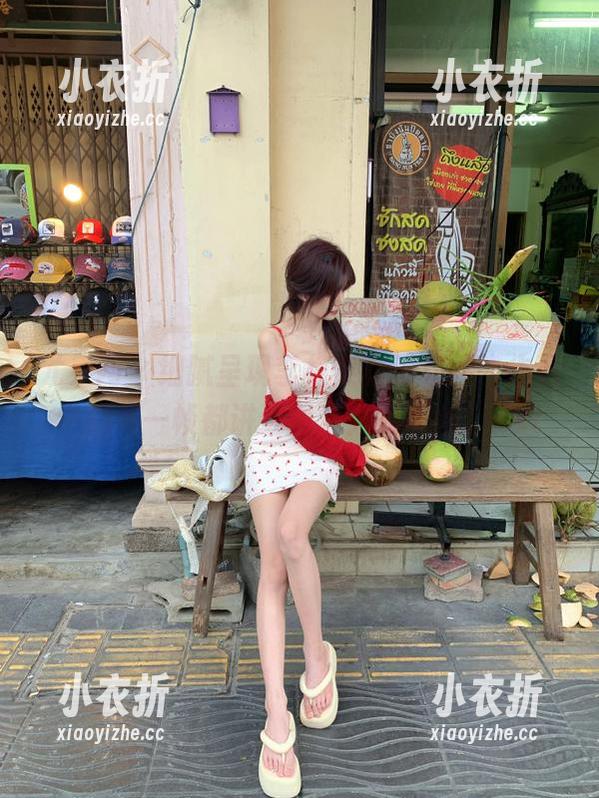 尤果网 - 细腻呈现李梓然女王套图，作品中的每一帧都讲述着动人的故事。.txt