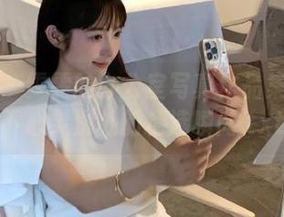 尤果网 – 雯雯的办公室写真作品集：记录下心灵深处的精选瞬间.txt