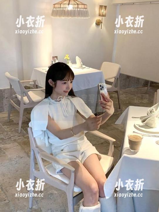 尤果网 - 雯雯的办公室写真作品集：记录下心灵深处的精选瞬间.txt