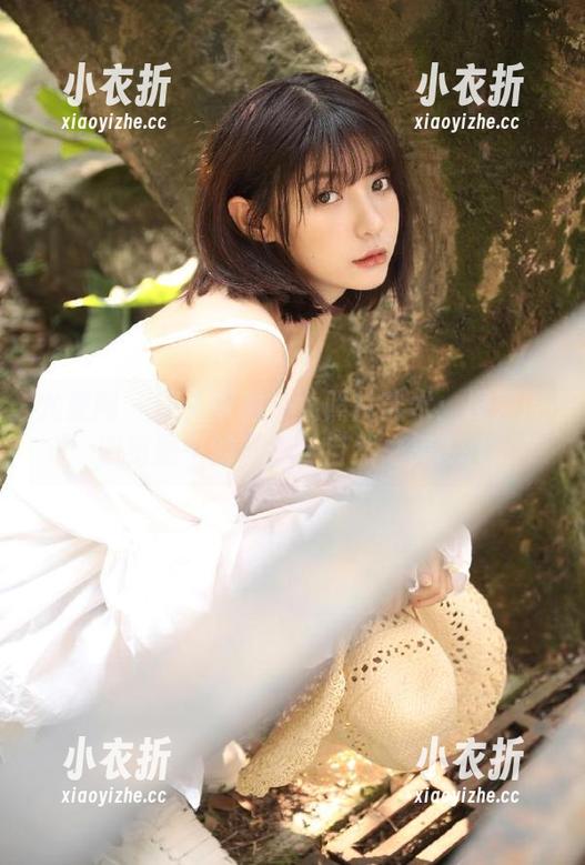 尤果网 - 深入青树少女照片艺术：探索原图资源中的青春与自然之美.txt