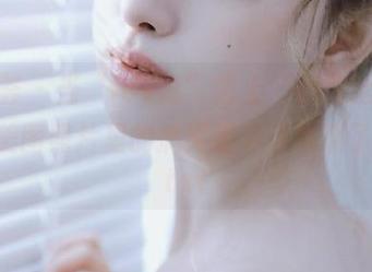 尤蜜荟 – 当“icy猪”遇上“裤里丝”，那些美图照片里的搞笑细节你发现了吗？.txt