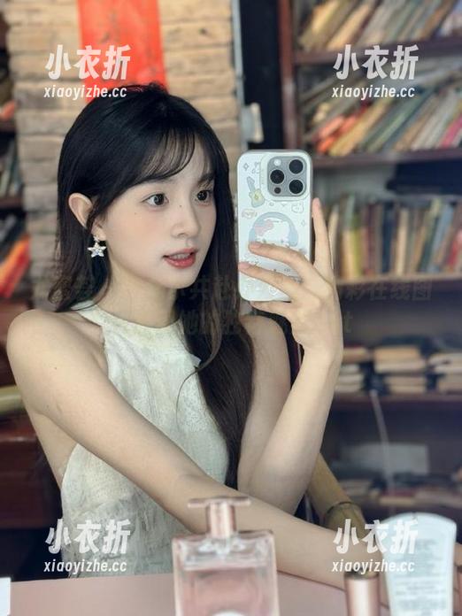 尤蜜荟-允尔 尤蜜荟 - 与允尔共赴办公室:精彩在线图片展现她的独特魅力.txt