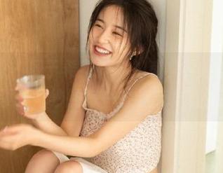 尤蜜荟 – 周于希花嫁私拍盛典，唯美图片带你领略婚纱的每一处细节与光彩!.txt