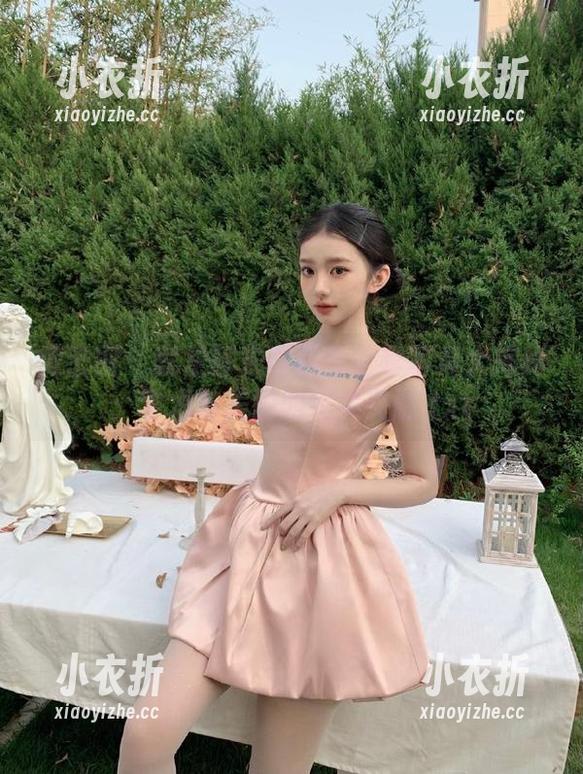 微密圈 - 就是阿朱啊教室全套写真大揭秘：学术与美丽的完美交融.txt