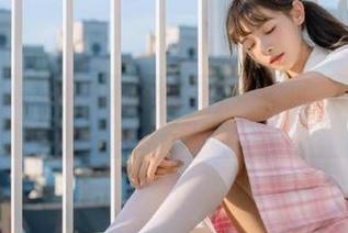 微密圈 – 徐绾绾yyyy的瑜伽写真作品更新：柔韧性不够，但自嘲精神满满！.txt