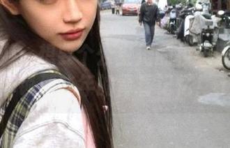 在线畅游：想要个公主抱的校服照片合集，解锁那些年的青春记忆！.txt