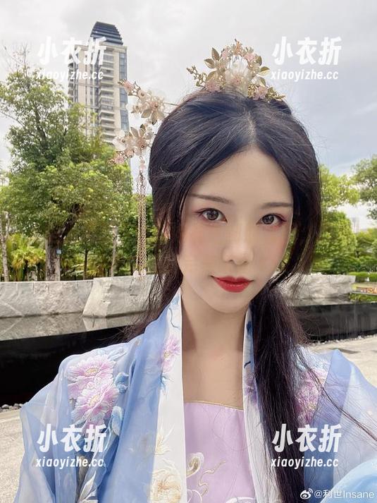 无圣光摄影下的抖娘利世制服套图，展现青春之美的完美瞬间.txt