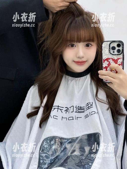 推女神 - 岑苑之barbiebaby的短裙时尚—绝美写真图包带你进入她的视觉盛宴.txt