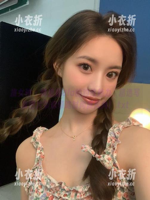推女神 - 绮里嘉Ula的豹纹魅力，精选写真图片带你领略时尚新风尚！.txt