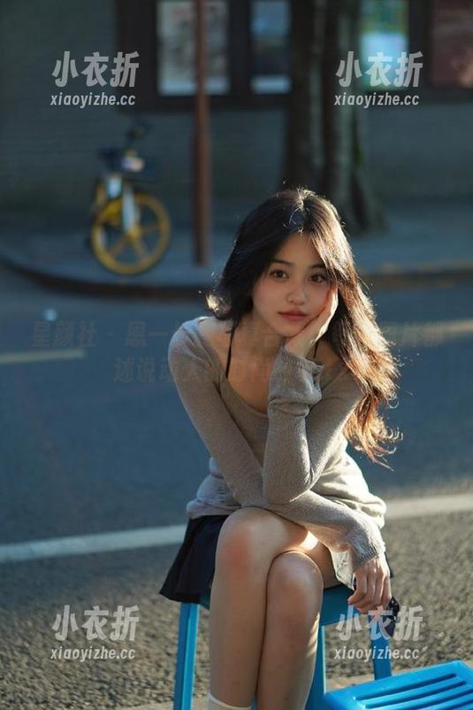 星颜社 - 恩一长腿写真合集：每张图片都述说动人的时尚故事.txt
