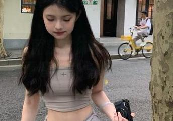 星颜社 – 李丽莎棉袜写真特辑：多元化套图捕捉青春的每一个细腻瞬间.txt
