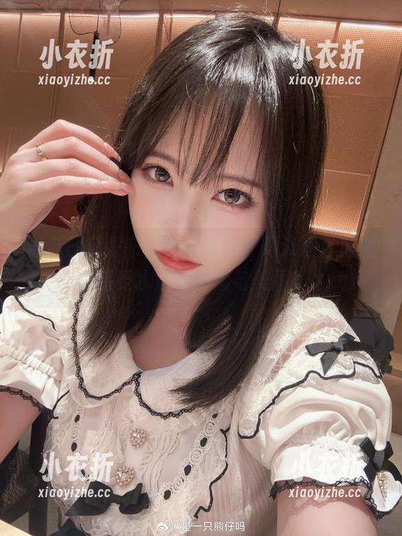 最新图库发布，是一只熊仔吗泳池写真杰作，感受水边的慵懒与美丽！.txt