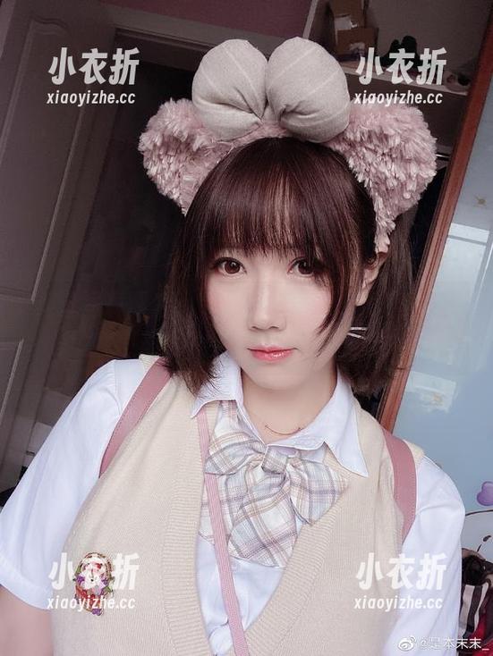 精选写真背后：“是本末末”如何用路易九世礼服演绎经典与现代的碰撞.txt