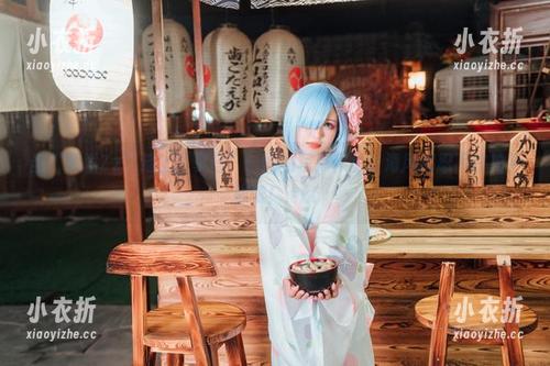 当“晕崽Zz”遇上“夏日”：她的写真作品让海风都忍不住拍手称赞！.txt