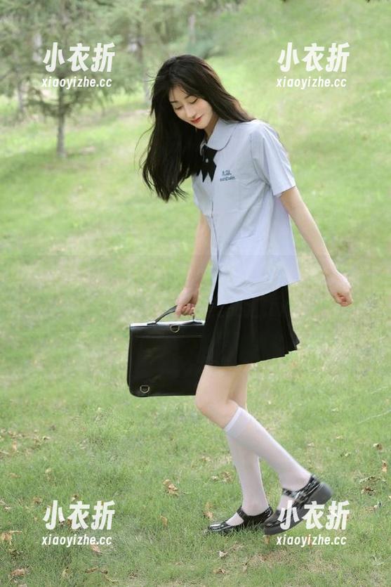 微密圈 - 一窥“李嘉欣97眼镜”作品，时尚与个性的完美交汇.txt