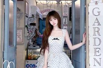 微密圈 – 果儿Victoria的粉色内衣吊带袜合集：让你为她的魅力图册疯狂打call.txt
