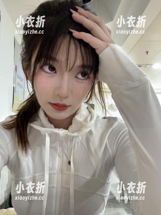 果儿Victoria 微密圈 - 最新果儿Victoria白丝套装写真资源,尽情欣赏她的独特风格与韵味.txt