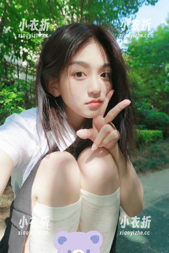 果儿Victoria 微密圈 - 果儿Victoria的办公室写真合集,精美壁纸为你的工作增添色彩.txt
