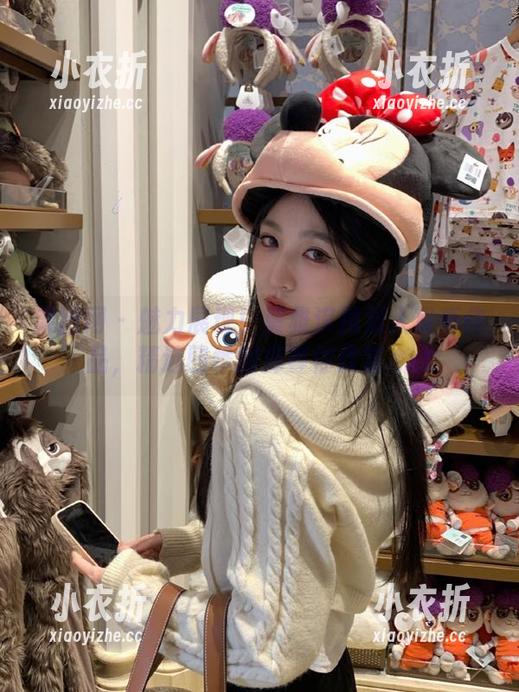 果团网 - 魅力展现！莫雅淇携双人写真作品，精选四季图库等你欣赏.txt