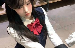 柴系小乖 – 观看赤西夜夜修女的性感写真，细腻展现内心的张扬.txt