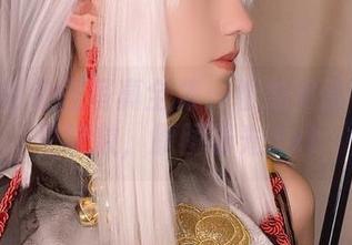 桜满三时校园写真全集：看她如何在校园里绽放，原图曝光.txt