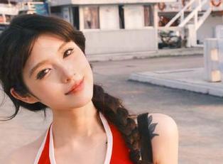 梦丝女神 – 走出天使光环：香萱的精选图片，展示我的凡人生活.txt