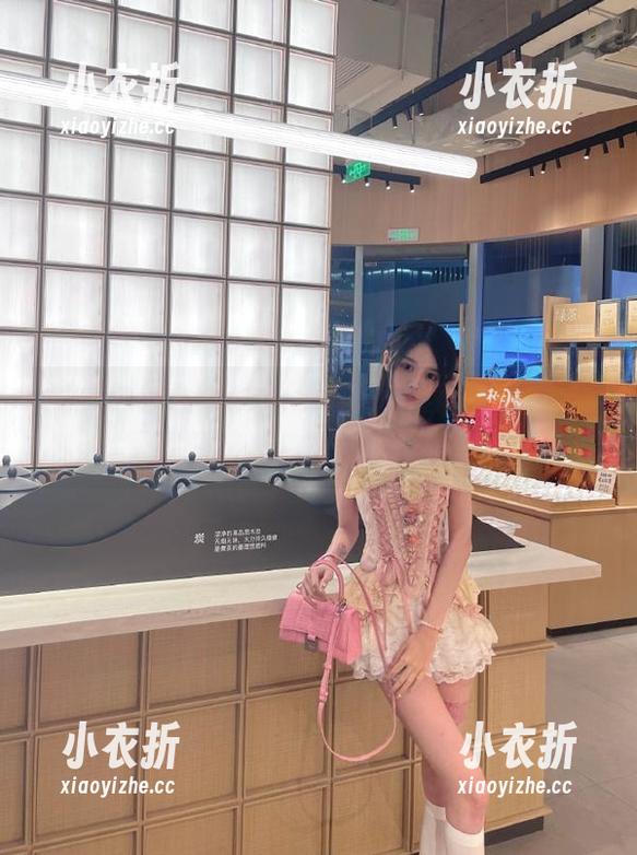 森萝财团-Aika 森萝财团 - 探索Aika的可爱学妹丝足,写真图册让你欲罢不能!.txt