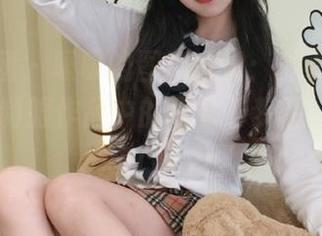 森萝财团 – 吸吸的图库大赏：油亮肉丝“绫”JK制服作品中的青春与梦想，别错过哦！.txt
