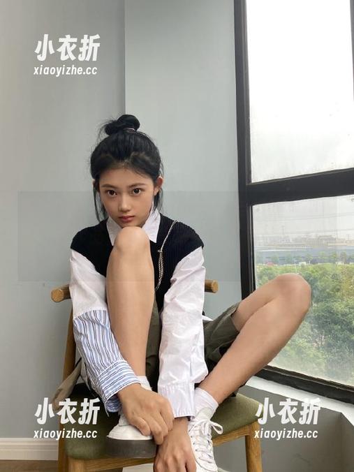 模范学院 - 夏笑笑Summer与好友共创双人写真作品，展现生活中的真实与美好.txt