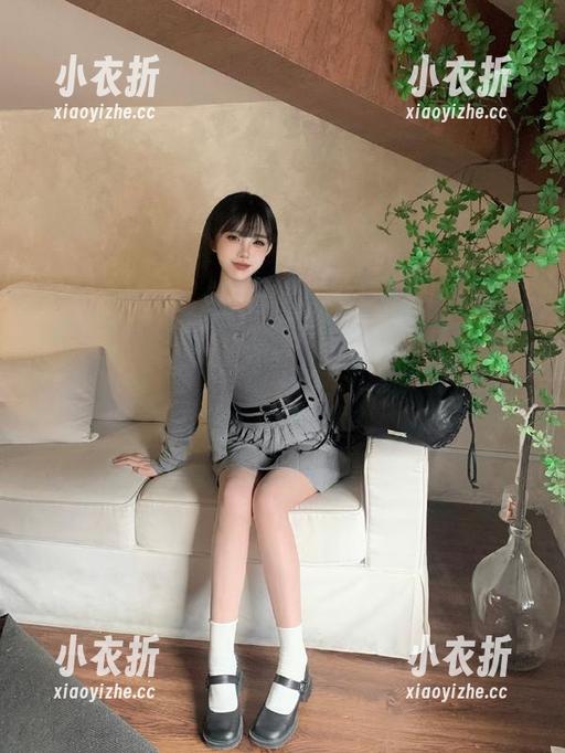 模范学院 - 私房护士图包：揉揉肉肉用镜头记录的温情瞬间.txt