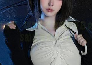 深冬的浪漫，樱梨梨带你领略冬日女友COS的精致照片.txt