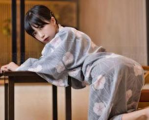 水淼aqua倾情演绎透明之美，探索写真作品中的内心独白.txt