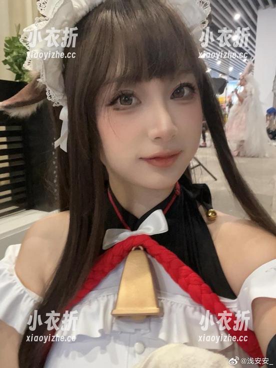 让人心动的高清套图，浅安安穿梭在网袜世界里的迷人与梦境.txt