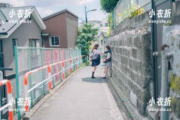 最新写真作品来袭：浅野菌子吊带风韵，带你感受时尚与优雅.txt