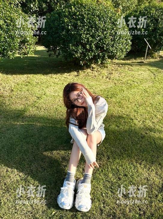 火龙果羊 微密圈 - 火龙果羊的写真图库:纯欲羊崽绽放青春的瞬间.txt
