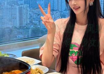 爱蜜社 – Angela小热巴的JK风采：在线高清作品带你领略不一样的少女心.txt