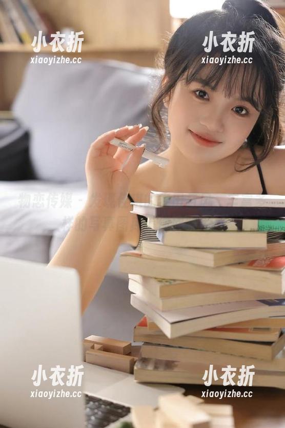 物恋传媒 - 发现佳琪的麦田与风，丰富多样的写真图库等你欣赏.txt