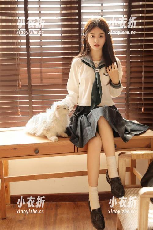 微密圈 - “猪饲料”写真新作，丝袜照片中尽显美图的独特魅力.txt