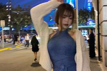 白烨烨护士写真探秘：优雅与力量的图片原图展示.txt