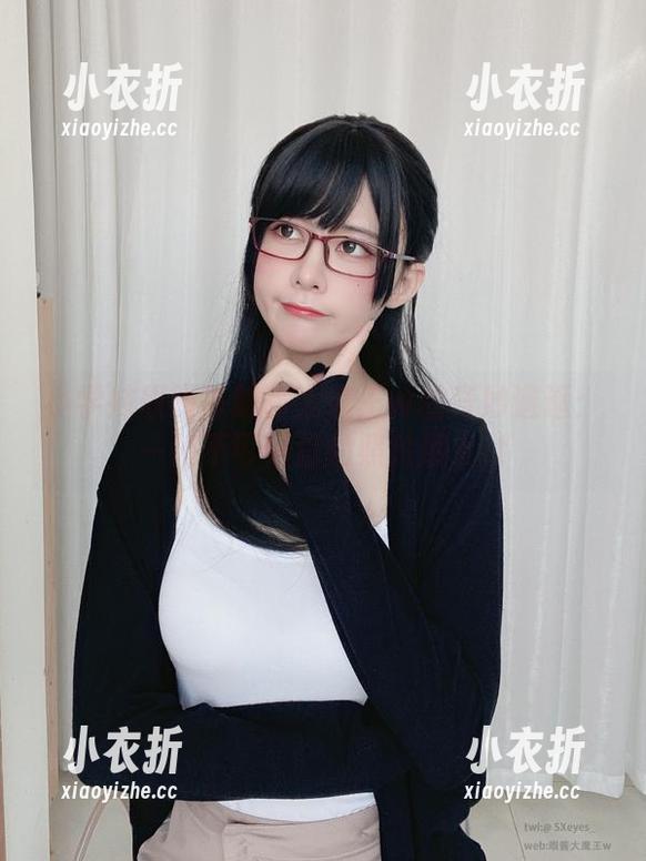 小学妹原图与眼酱大魔王w的奇妙邂逅：一场不可错过的照片展.txt
