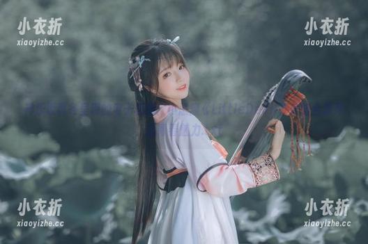 神乐坂真冬呈现的电子相册：小恶魔《LittleDevil》美图合集尽显青春魅力.txt