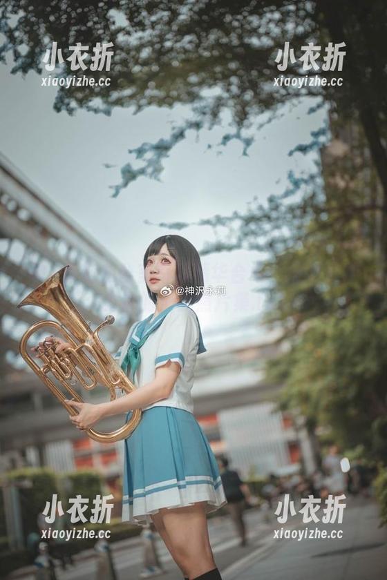 神沢永莉办公室写真精华合集：探索女性力量的精美照片集.txt